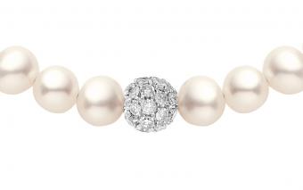 Diamond & Pearl Pompon (L) - Redline