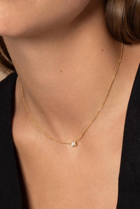 Collar de cadena para mujeres con 0.10ct de diamantes redondos en engaste de oro amarillo - Redline - 0++