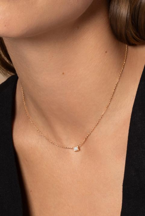 Collar de cadena para mujeres con 0.10ct de diamantes redondos en engaste de oro rosa - Redline - 0++