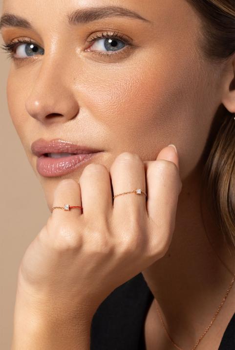 Anillo rígido con diamante princesa de 0.11ct en base de oro rosa - Redline - 0++