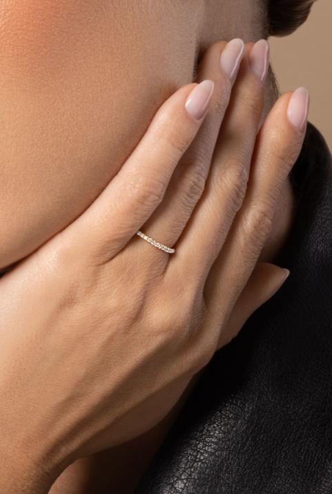 Anillo rígido con diamantes en oro rosa - Redline - 0++