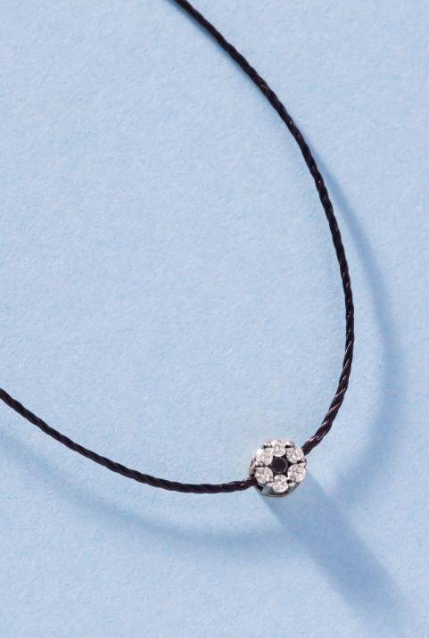 String necklace with white diamonds and a black diamond in black gold cluster style setting - Redline - 0++