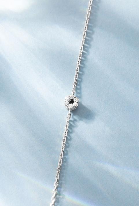 Chain bracelet with white diamonds and a black diamond in white gold cluster style setting - Redline - 0++