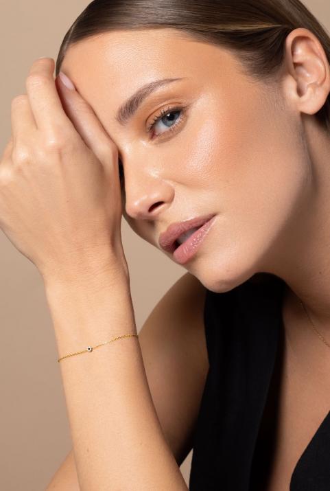 Chain bracelet with white diamonds and a black diamond in yellow gold cluster style setting - Redline - 0++