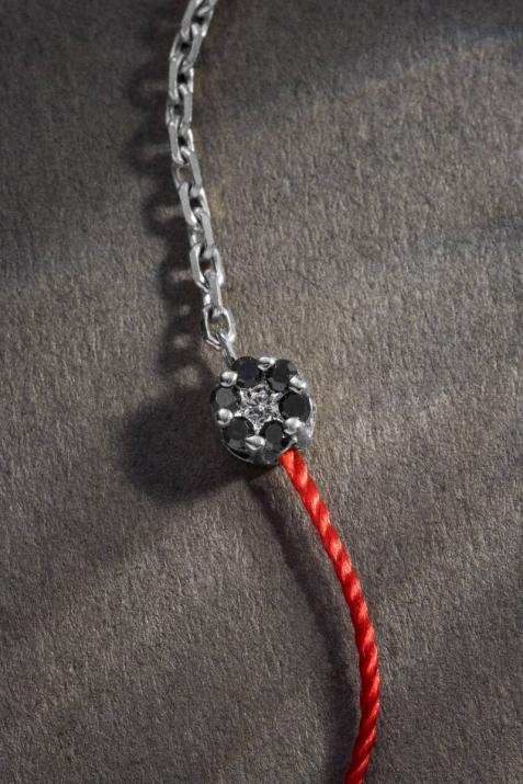 String and chain bracelet with black diamonds and a white diamond in white gold cluster style setting - Redline - 0++
