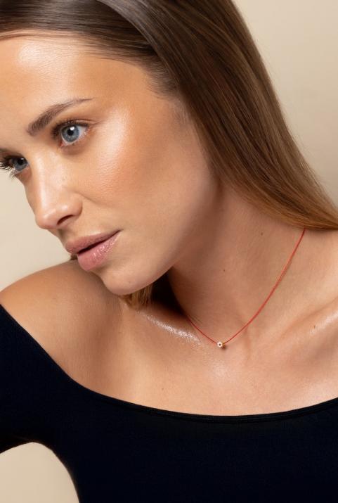 String necklace with white diamonds and a pink sapphire in yellow gold cluster style setting - Redline - 0++