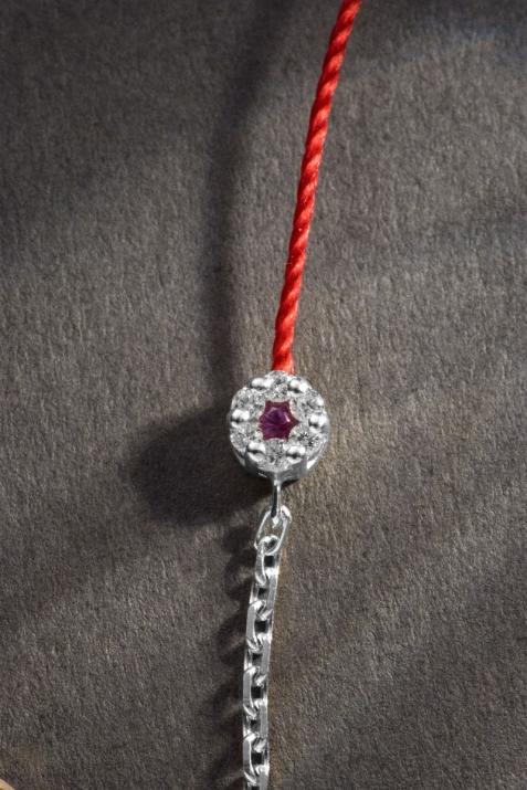 String and chain bracelet with white diamonds and a pink sapphire in white gold cluster style setting - Redline - 0++