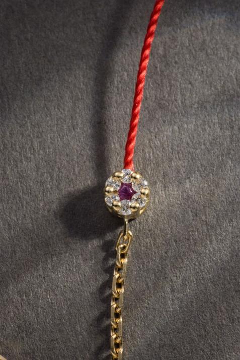 String and chain bracelet with white diamonds and a pink sapphire in yellow gold cluster style setting - Redline - 0++