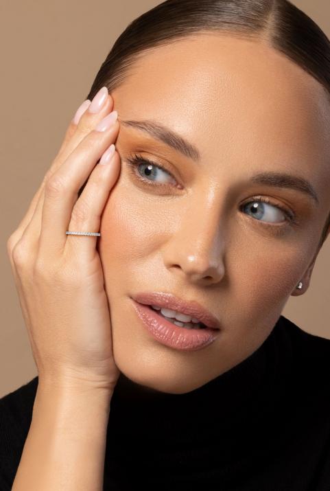 Anillo rígido con diamantes en oro blanco - Redline - 0++