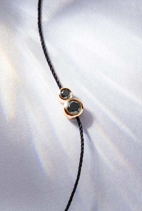Pulsera en hilo con diamante negro de 0.15ct en base de oro rosa - Redline - 0++
