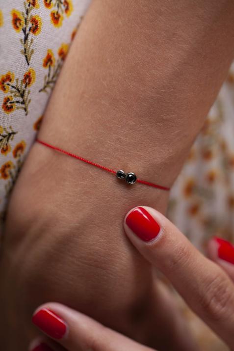 Pulsera en hilo con diamante negro de 0.15ct en oro negro - Redline - 0++
