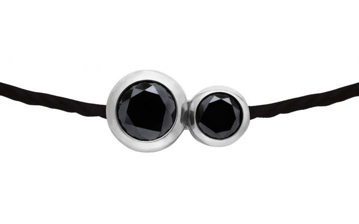 Pulsera en hilo con diamante negro de 0.15ct en base de oro blanco - Redline - 0++