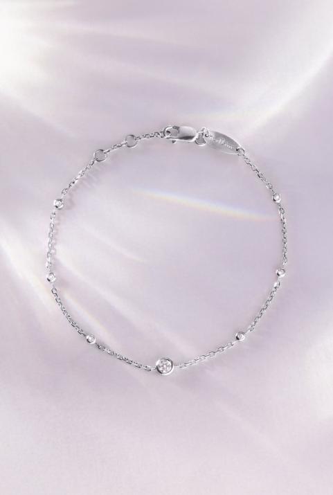 Chain bracelet with little diamonds around a diamond in white gold bezel setting - Redline - 0++