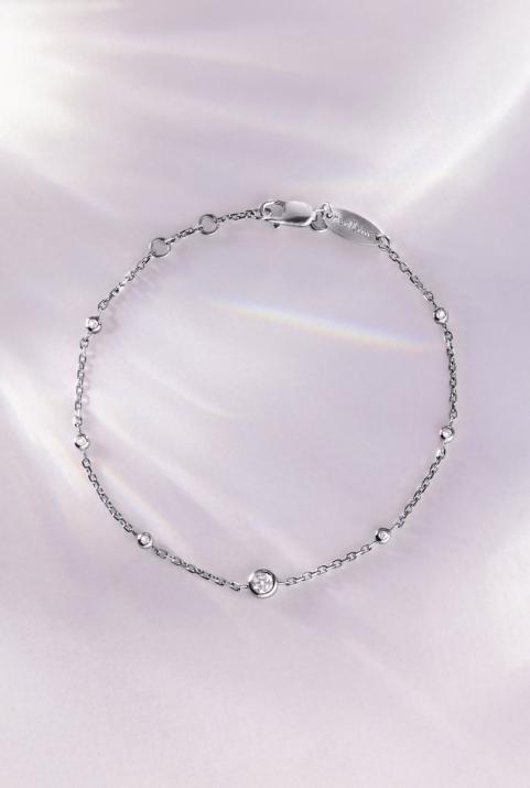 Chain bracelet with little diamonds around a diamond in black gold bezel setting - Redline - 0++