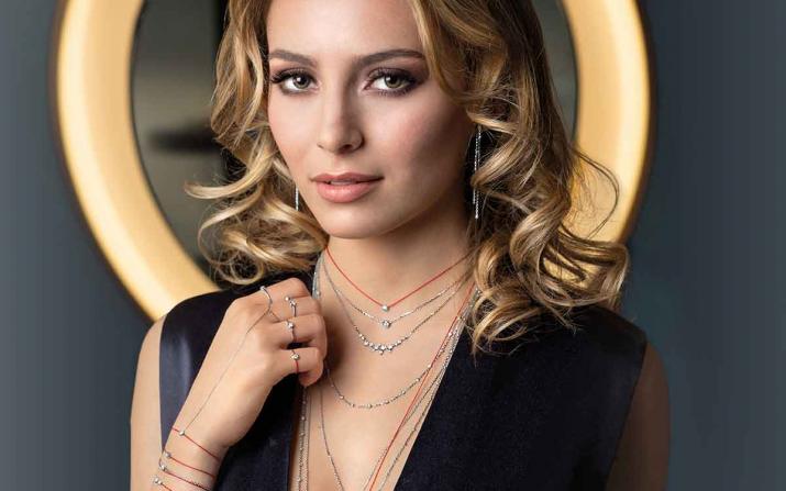 Long Necklace with 0.44ct Round Diamond in Yellow Gold Bezel Setting - Redline - 0++