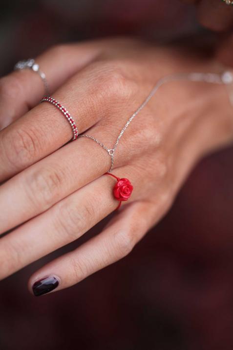 Anillo en hilo y rosa con cierre en oro blanco - Redline - 0++