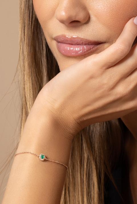 Chain Bracelet For Women with 0.06ct Oval Diamond and Emeraldin Rose Gold Prong Setting - Redline - 0++