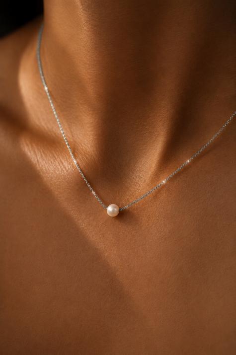 White gold clasp chain necklace with Akoya pearls - Redline - 0++