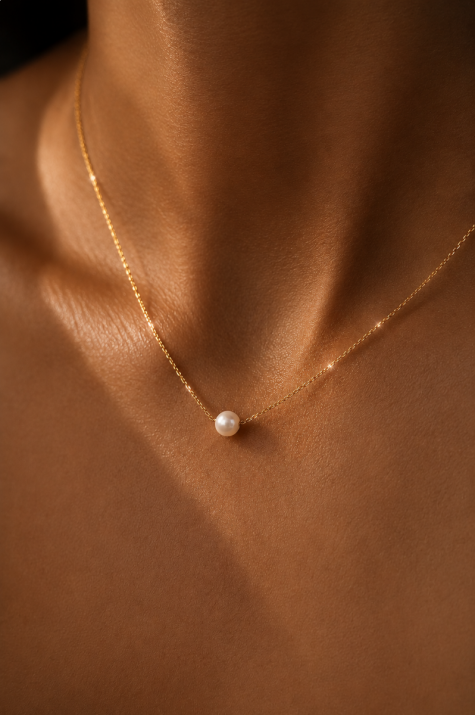 Yellow gold clasp chain necklace with Akoya pearls - Redline - 0++