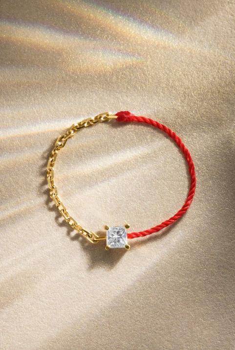 Anillo en hilo y cadena  con diamante princesa de 0.11ct en base de oro amarillo - Redline - 0++