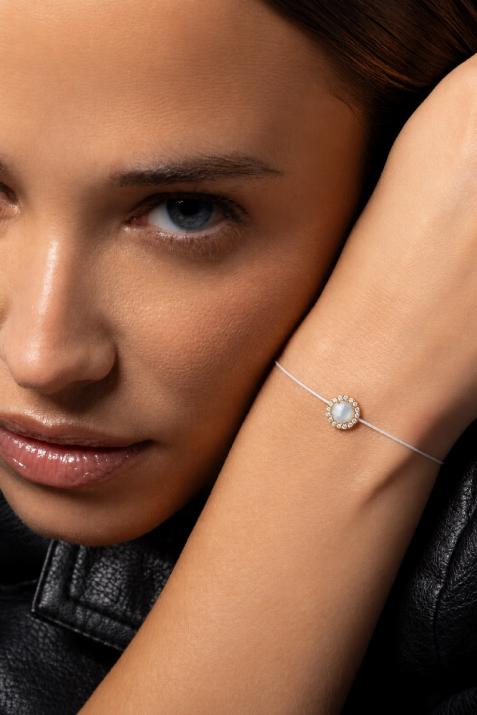 Mother-of-pearl and diamonds string bracelet in yellow gold prong setting - Redline - 0++