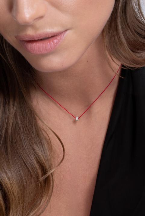 Collar en hilo con diamante baguette de 0.10ct en base de oro blanco - Redline - 0++