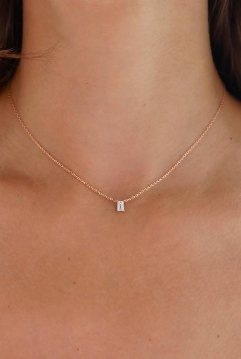 Collar en cadena con diamante baguette de 0.10ct en base de oro rosa - Redline - 0++