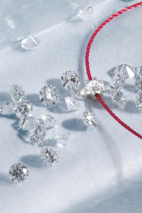 Pulsera en hilo absolu con diamante de 0.10ct en base de oro blanco - Redline - 0++