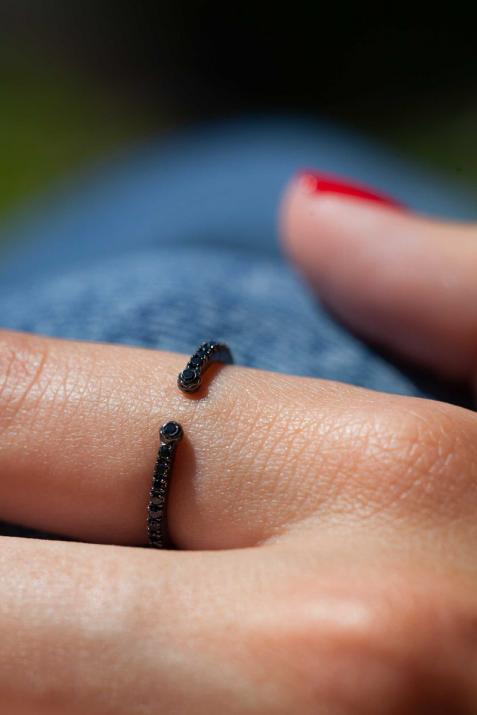 Ring band with 0.29ct black diamonds in yellow gold prong setting - Redline - 0++