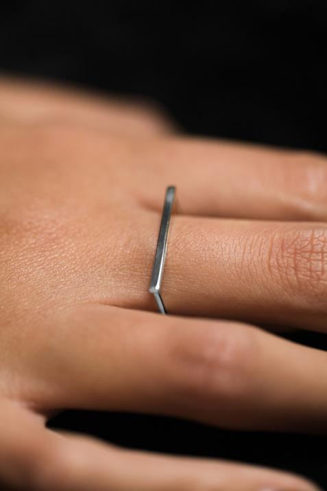 White gold ring - Redline - 0++