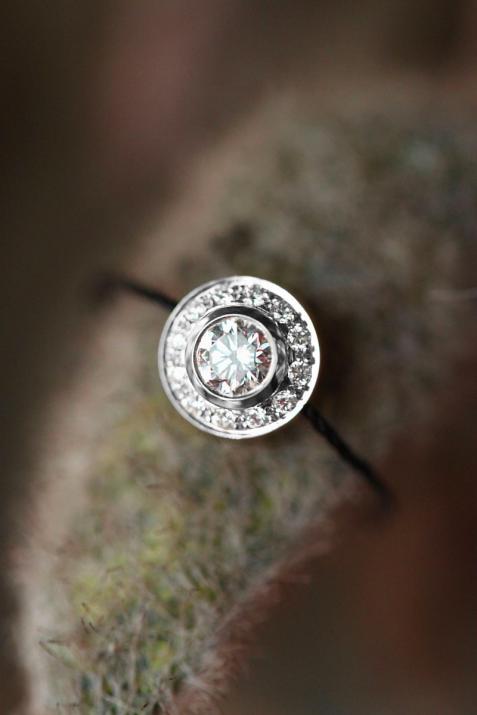 Anillo en hilo con diamante de 0.26ct en base de oro blanco - Redline - 0++