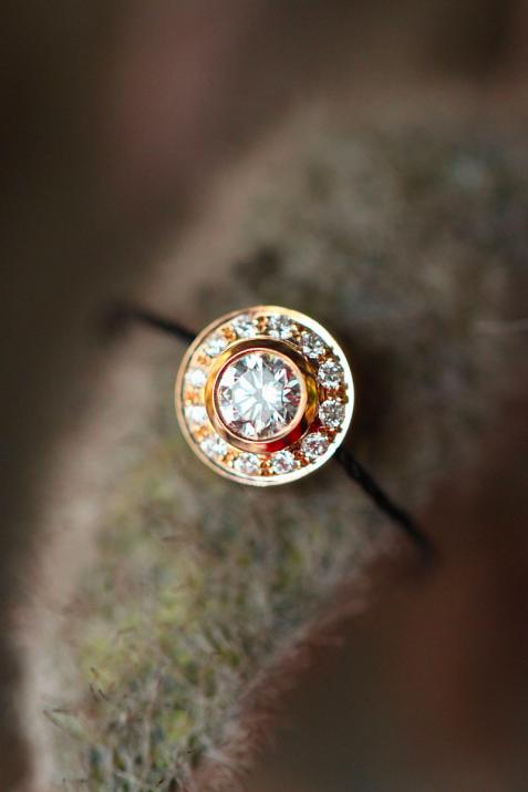 Anillo en hilo con diamante de 0.26ct en base de oro amarillo - Redline - 0++