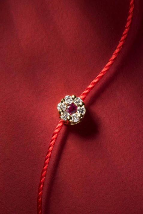 String bracelet with white diamonds and a pink sapphire in rose gold cluster style setting - Redline - 0++