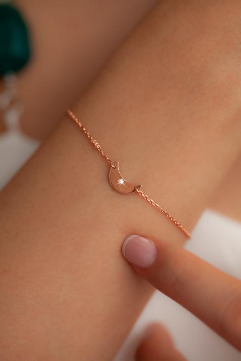 Rose gold chain bracelet with diamond on a crescent moon - Redline - 0++