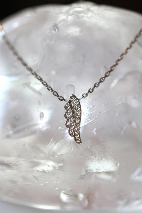 White gold chain necklace with diamond-paved wing - Redline - 0++