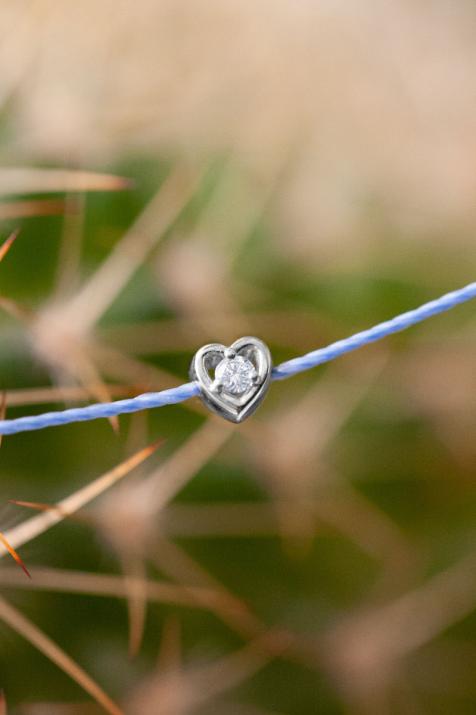 Pulsera corazón Meghan en oro blanco con hilo y diamante de 0,02 quilates - Redline - 0++