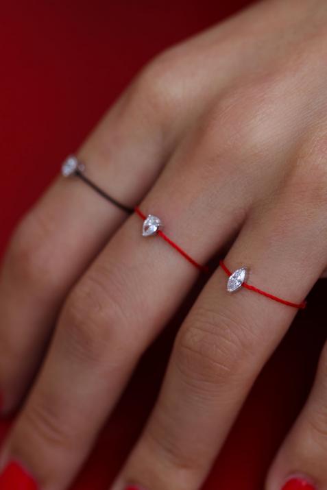 Anillo en hilo con diamante corte marquesa de 0.10ct en base de oro blanco - Redline - 0++