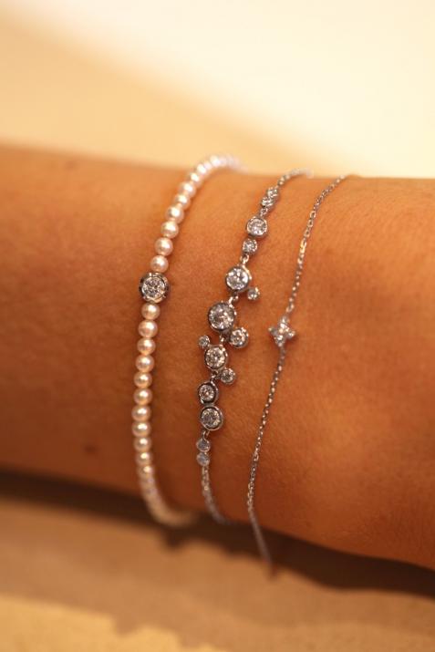 Pulsera de perlas con un diamante de 0.10ct en base de oro negro - Redline - 0++