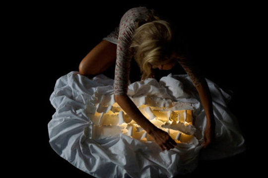 Redline présente l'Artiste Inès Dauxerre