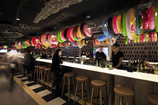 Dans les coulisses du Mama Shelter à Paris