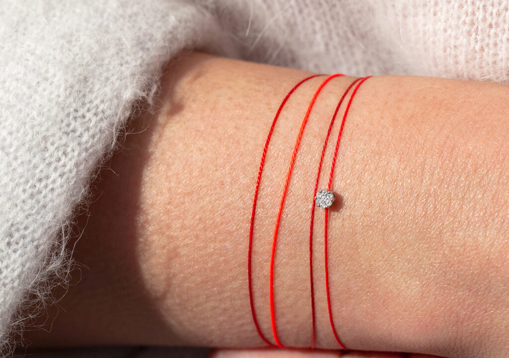Découvrez le bracelet identity fil rouge - Made in Joaillerie
